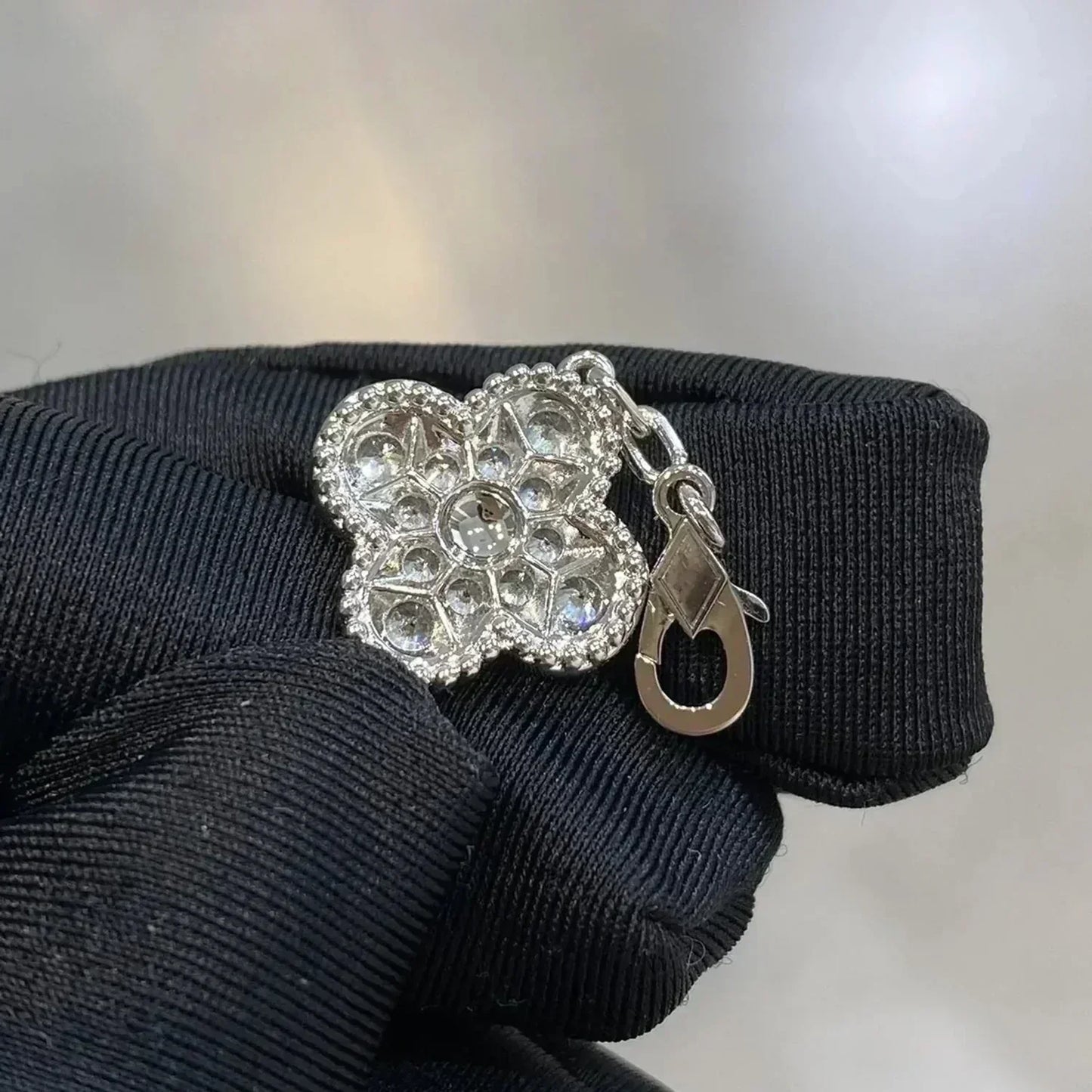 ˇGilded EraˇCLOVER 5 MOTIFS DIAMOND BRACELET SILVER