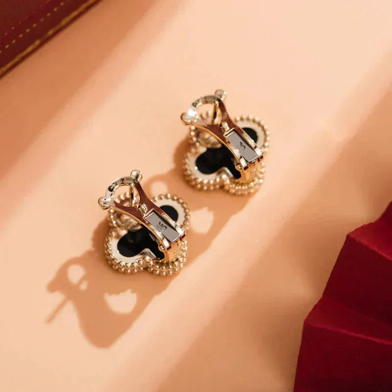 ˇGilded EraˇCLOVER MEDIUM 1 MOTIFS ONYX STUD EARRINGS