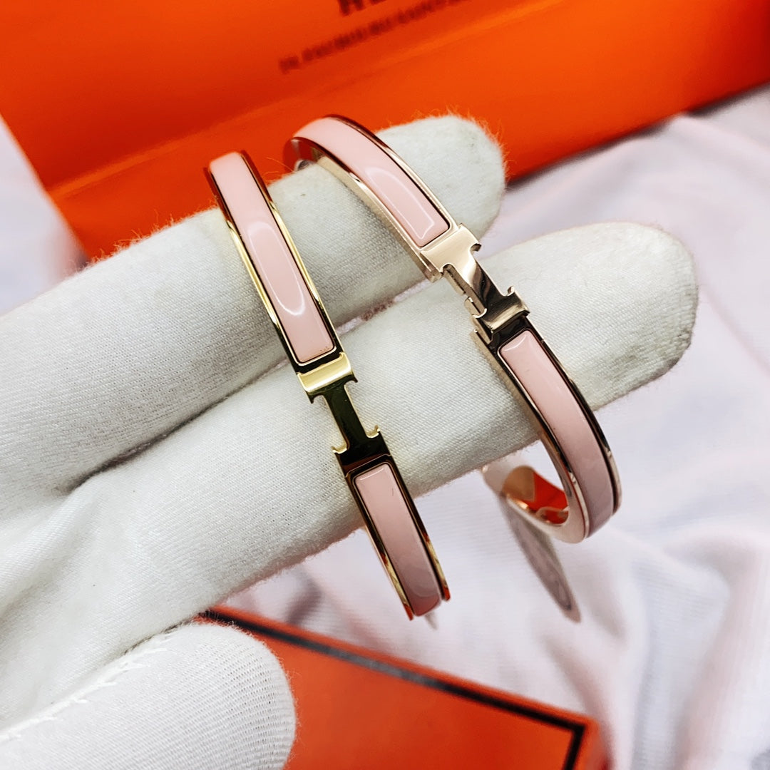 ˇGilded EraˇCLASSIC HM CLIC PINK 8MM ENAMEL BRACELET