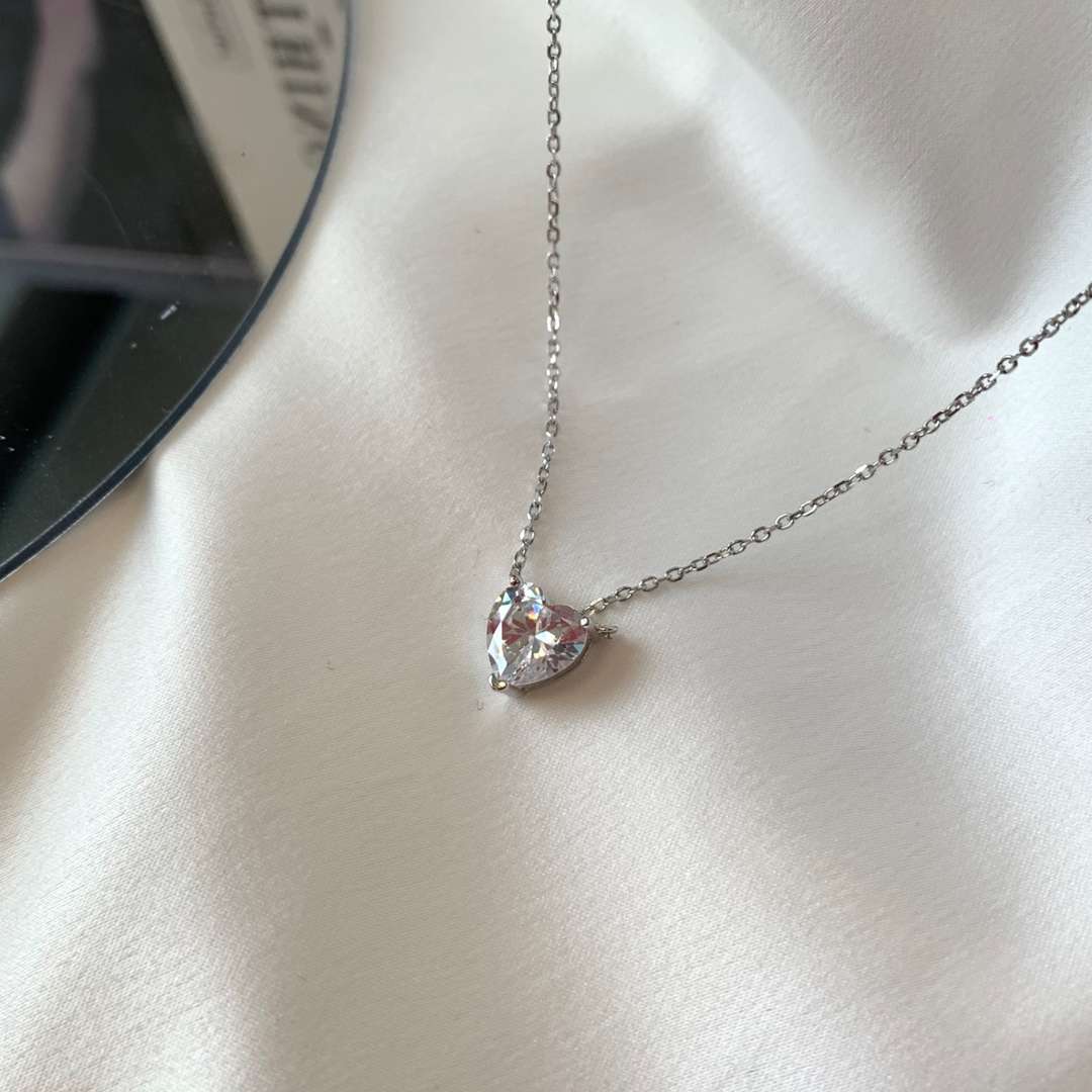[STREET]Heart Shape Main Stone Pendant Collarbone Necklace