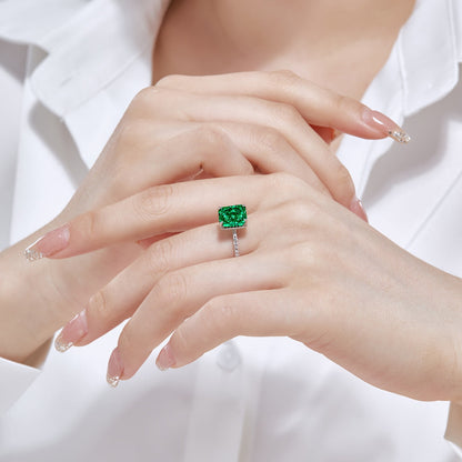 [STREET]Luxurious Engagement Ring