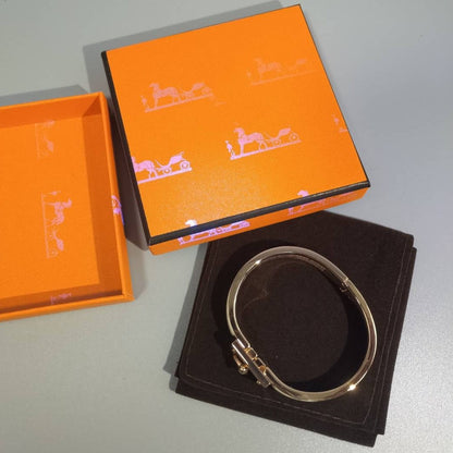ˇGilded EraˇH GREY BRACELET
