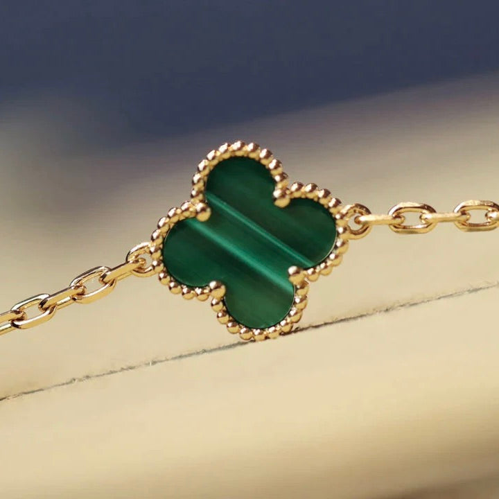 ˇGilded EraˇCLOVER 20 MOTIFS MALACHITE DIAMOND NECKLACE