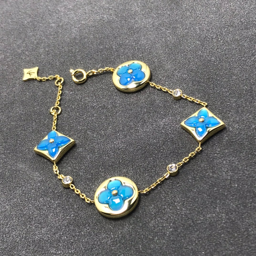 ˇGilded EraˇSTAR AND SUN TURQUOISE 4 MOTIFS 3 DIAMONDS