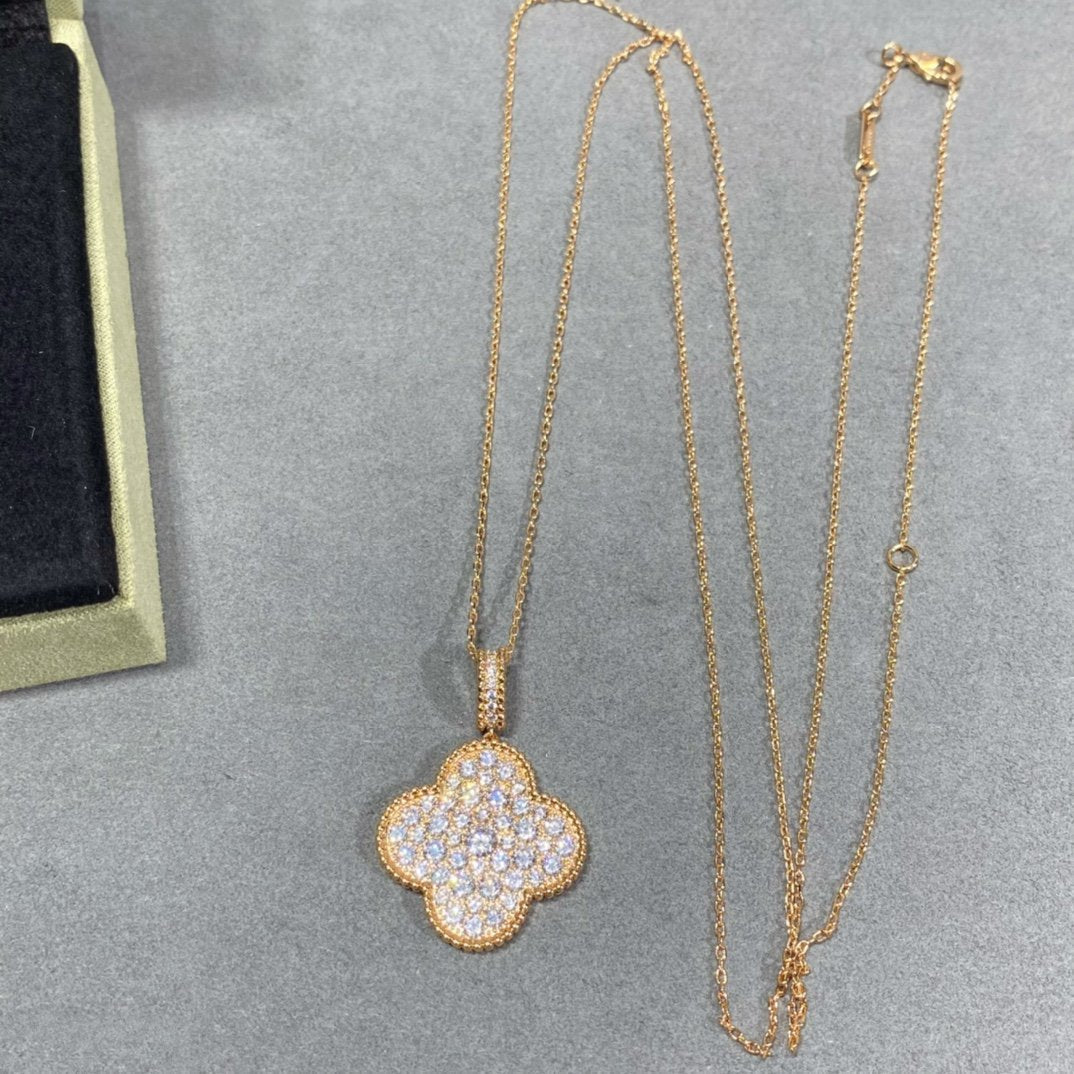 ˇGilded EraˇCLOVER 25MM LARGE PEDANT DIAMOND PAVED LONG NECKLACE