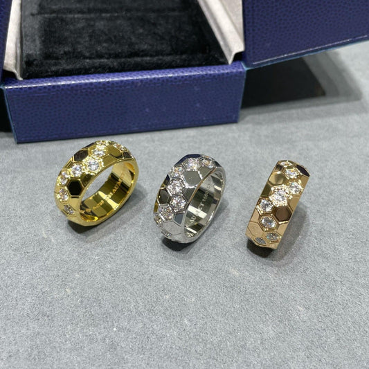 ˇGilded EraˇBEE LOVE DIAMOND LARGE RING