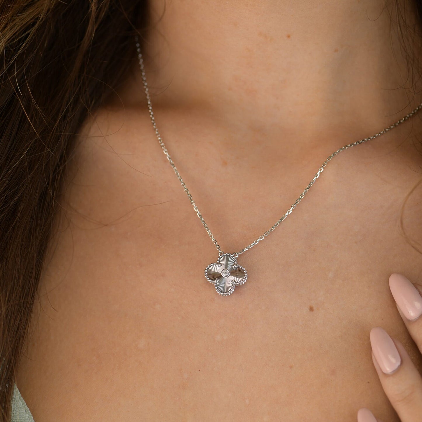 ˇGilded EraˇCLOVER  15MM DIAMOND LASER NECKLACE SILVER